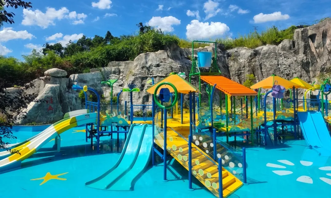 Fengxiang Shouyi Hot Spring Resort Water Park